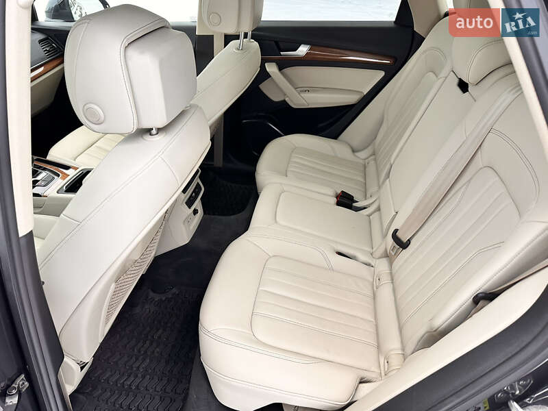 Внедорожник / Кроссовер Audi Q5 2020 в Киеве