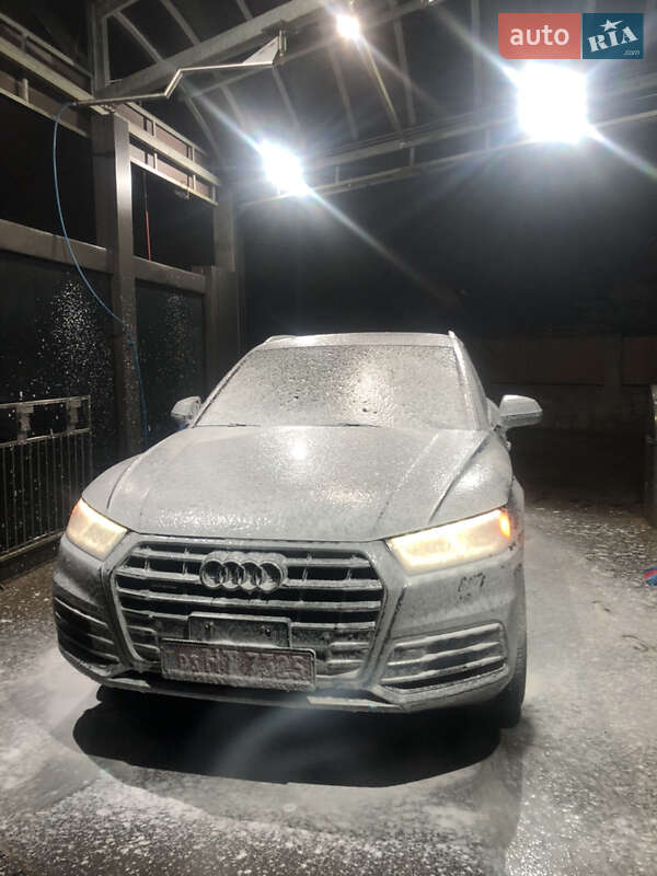 Внедорожник / Кроссовер Audi Q5 2018 в Сколе