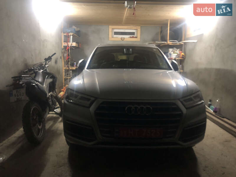 Внедорожник / Кроссовер Audi Q5 2018 в Сколе