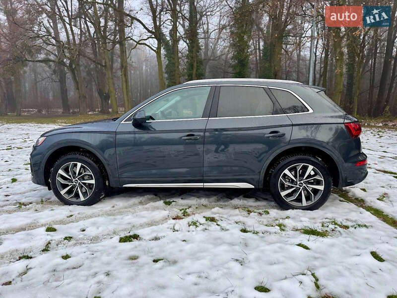 Внедорожник / Кроссовер Audi Q5 2021 в Киеве