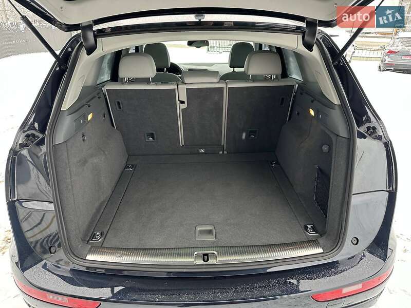 Позашляховик / Кросовер Audi Q5 2017 в Львові