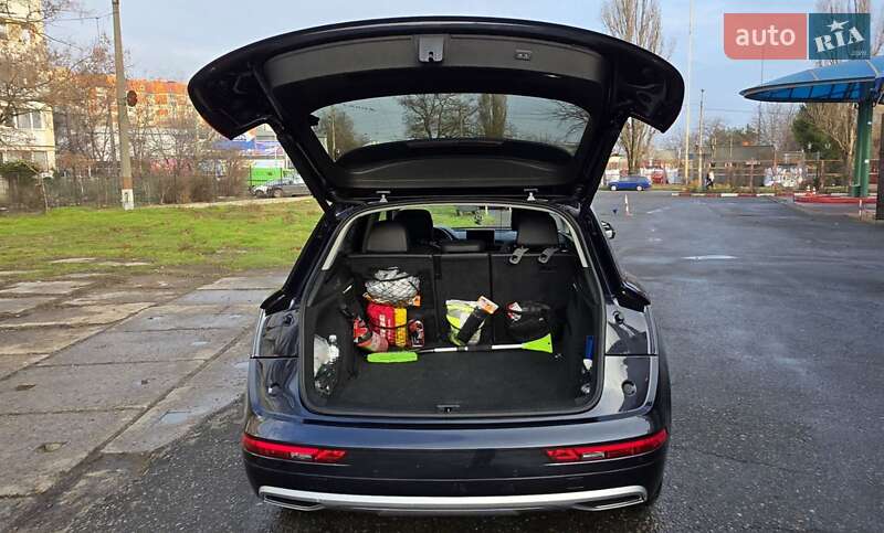 Внедорожник / Кроссовер Audi Q5 2018 в Одессе