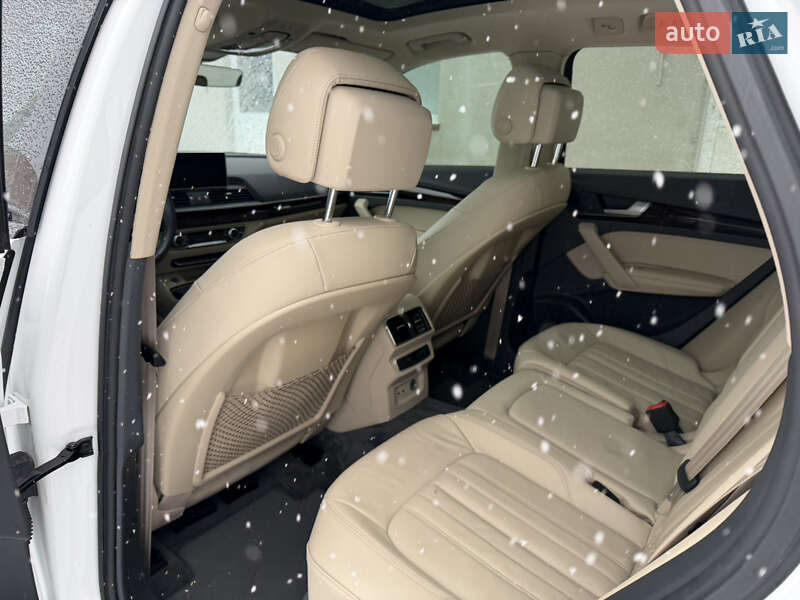 Внедорожник / Кроссовер Audi Q5 2018 в Луцке