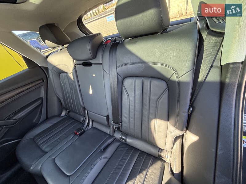 Внедорожник / Кроссовер Audi Q5 2017 в Дрогобыче