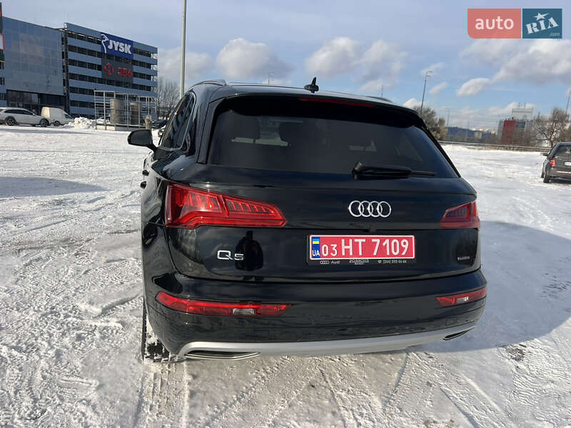 Внедорожник / Кроссовер Audi Q5 2019 в Киеве