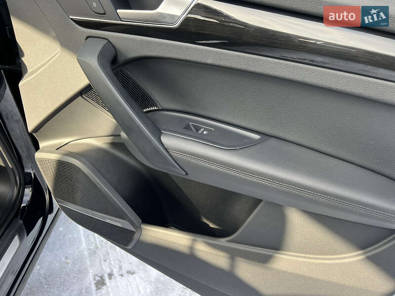 Внедорожник / Кроссовер Audi Q5 2019 в Киеве