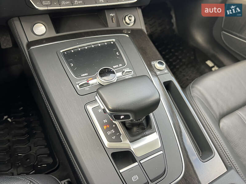 Внедорожник / Кроссовер Audi Q5 2019 в Киеве