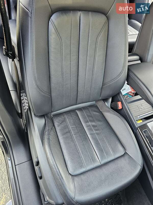 Внедорожник / Кроссовер Audi Q5 2019 в Одессе