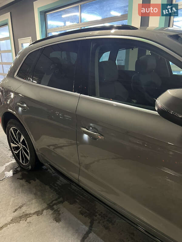 Внедорожник / Кроссовер Audi Q5 2022 в Харькове