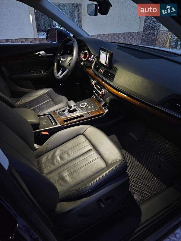 Внедорожник / Кроссовер Audi Q5 2020 в Ивано-Франковске