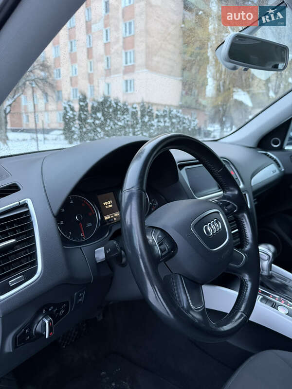 Внедорожник / Кроссовер Audi Q5 2015 в Каменец-Подольском