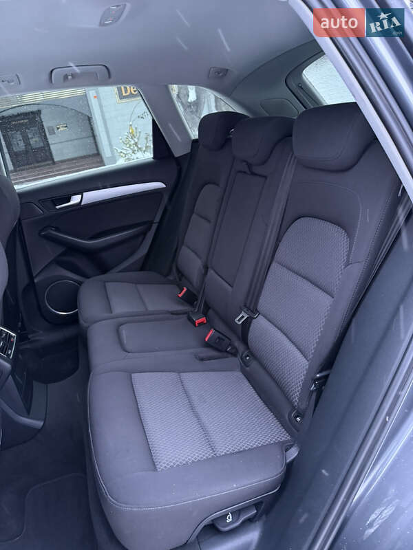 Внедорожник / Кроссовер Audi Q5 2015 в Каменец-Подольском