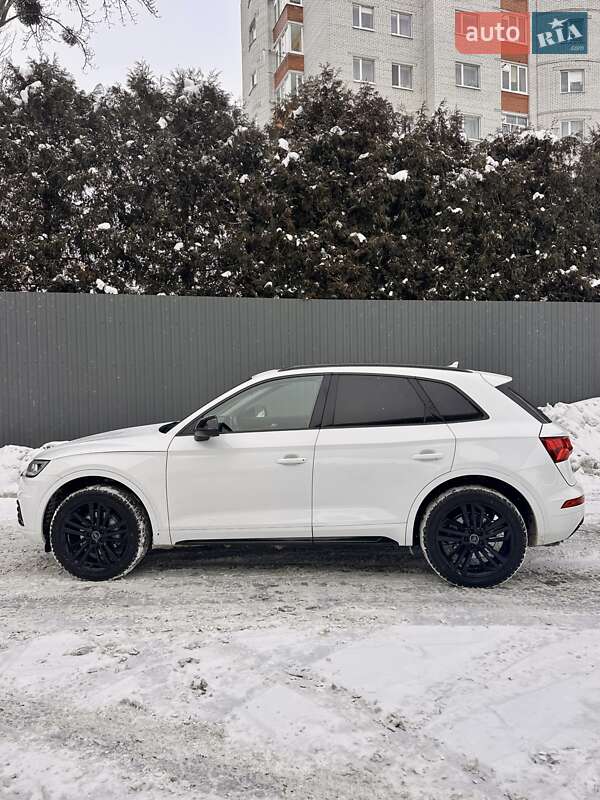 Внедорожник / Кроссовер Audi Q5 2017 в Львове