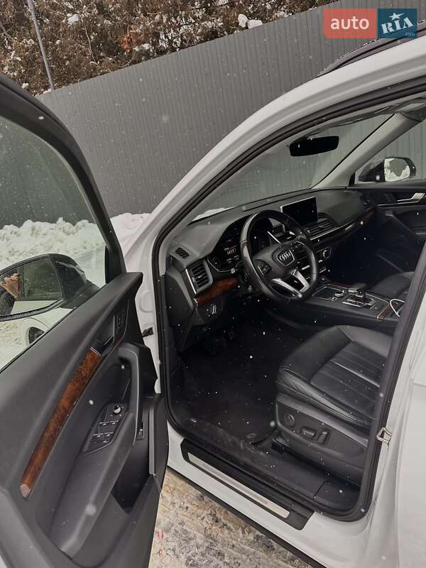 Внедорожник / Кроссовер Audi Q5 2017 в Львове