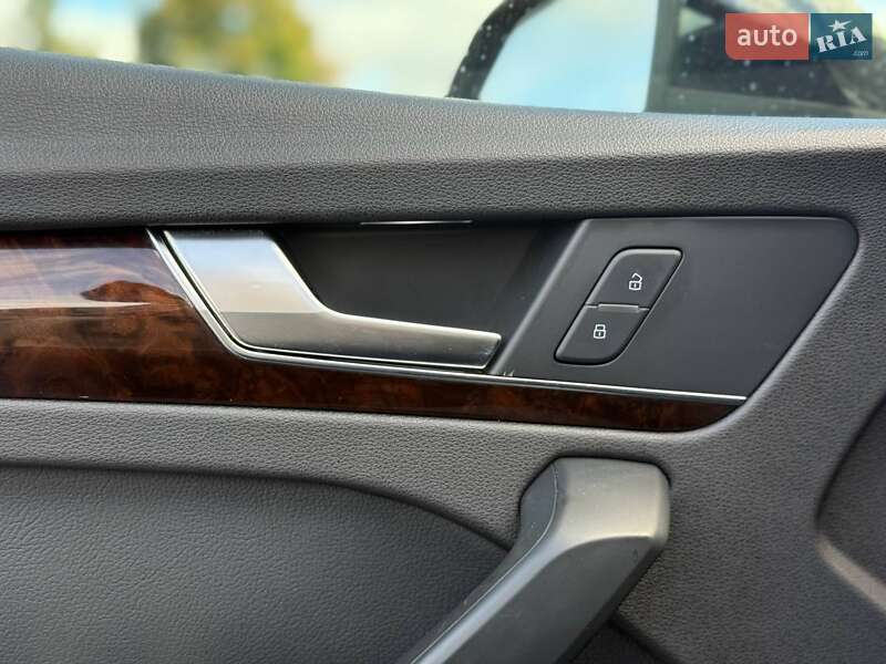 Внедорожник / Кроссовер Audi Q5 2017 в Ровно