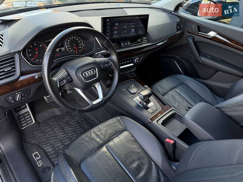 Внедорожник / Кроссовер Audi Q5 2017 в Ровно