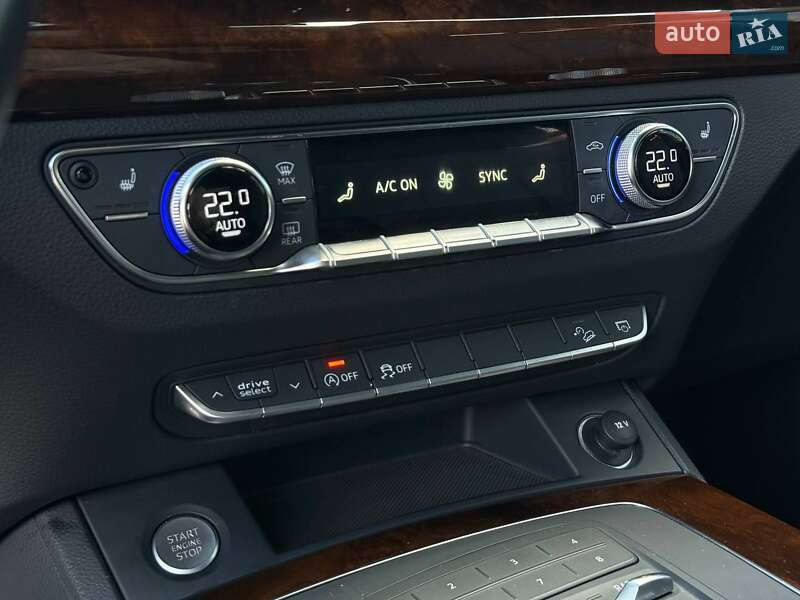 Внедорожник / Кроссовер Audi Q5 2017 в Ровно