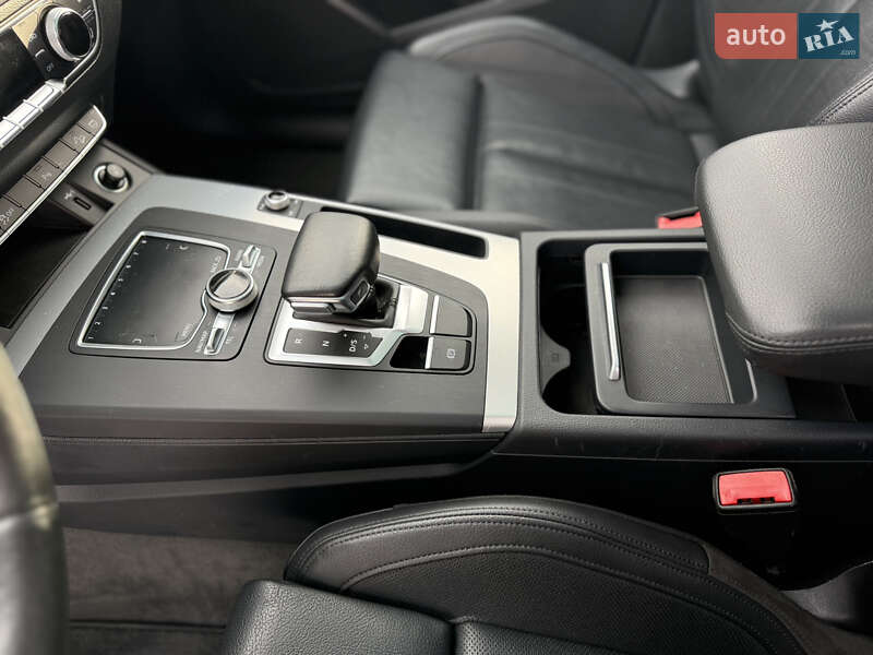 Внедорожник / Кроссовер Audi Q5 2018 в Тернополе