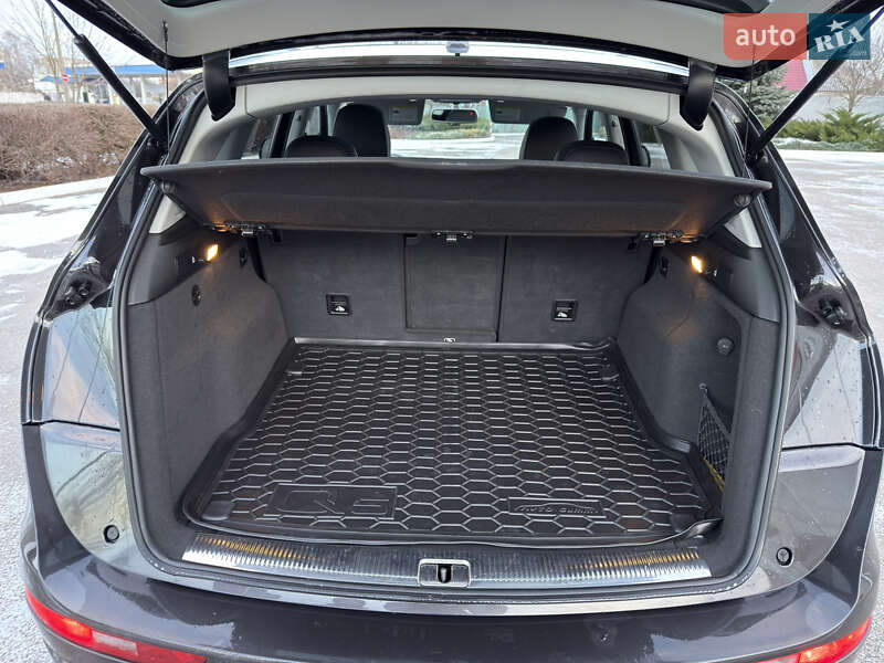 Внедорожник / Кроссовер Audi Q5 2015 в Полтаве