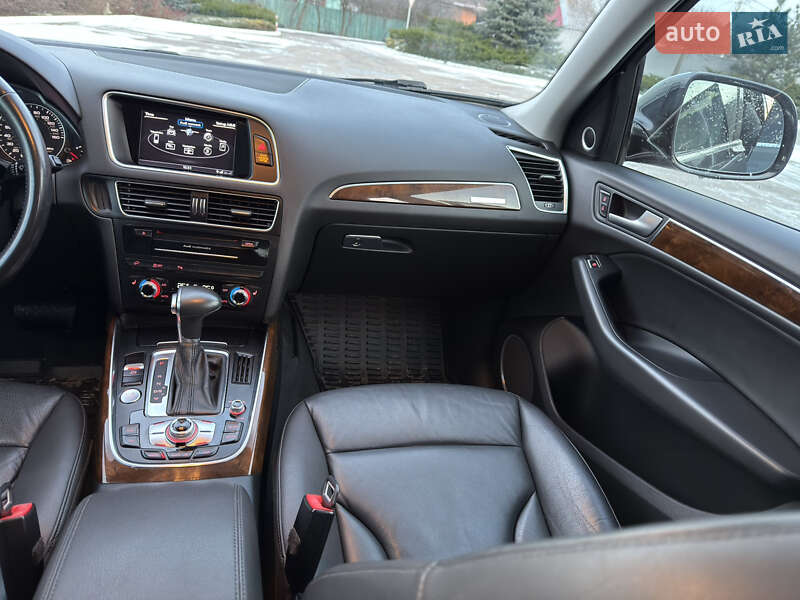 Внедорожник / Кроссовер Audi Q5 2015 в Полтаве