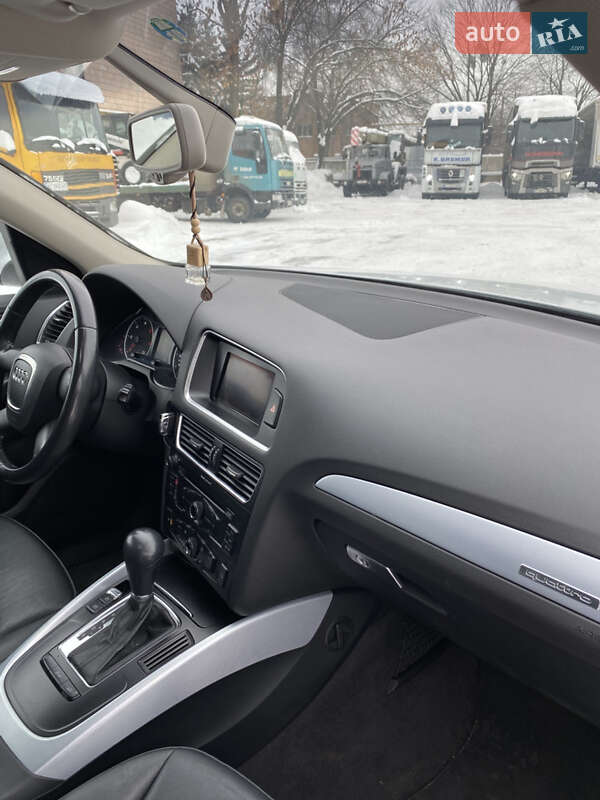 Внедорожник / Кроссовер Audi Q5 2011 в Луцке