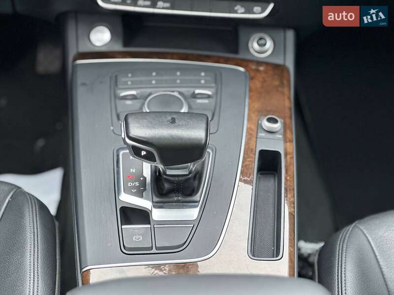 Внедорожник / Кроссовер Audi Q5 2017 в Луцке