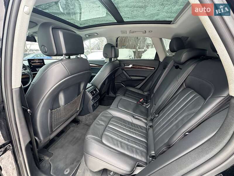 Внедорожник / Кроссовер Audi Q5 2017 в Луцке