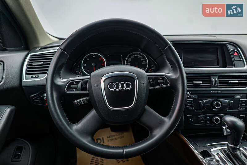 Внедорожник / Кроссовер Audi Q5 2011 в Киеве