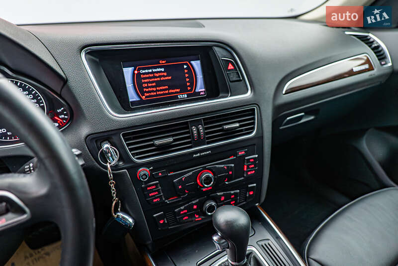 Внедорожник / Кроссовер Audi Q5 2011 в Киеве