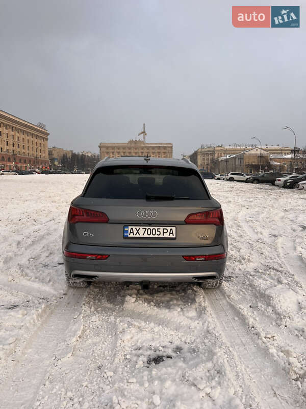 Внедорожник / Кроссовер Audi Q5 2017 в Дергачах