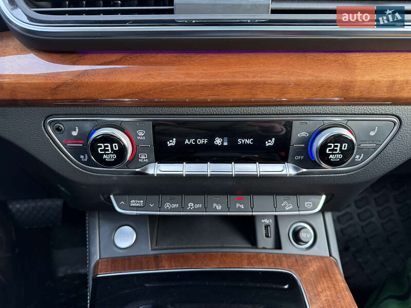 Внедорожник / Кроссовер Audi Q5 2021 в Луцке