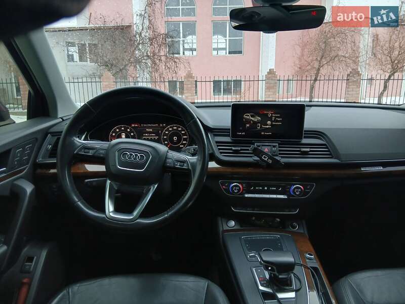 Позашляховик / Кросовер Audi Q5 2016 в Кам'янському