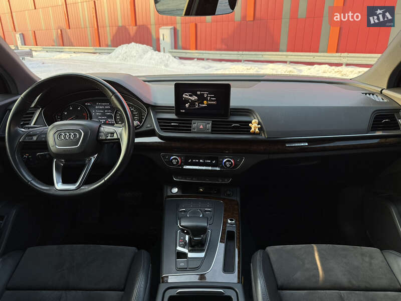 Внедорожник / Кроссовер Audi Q5 2017 в Киеве