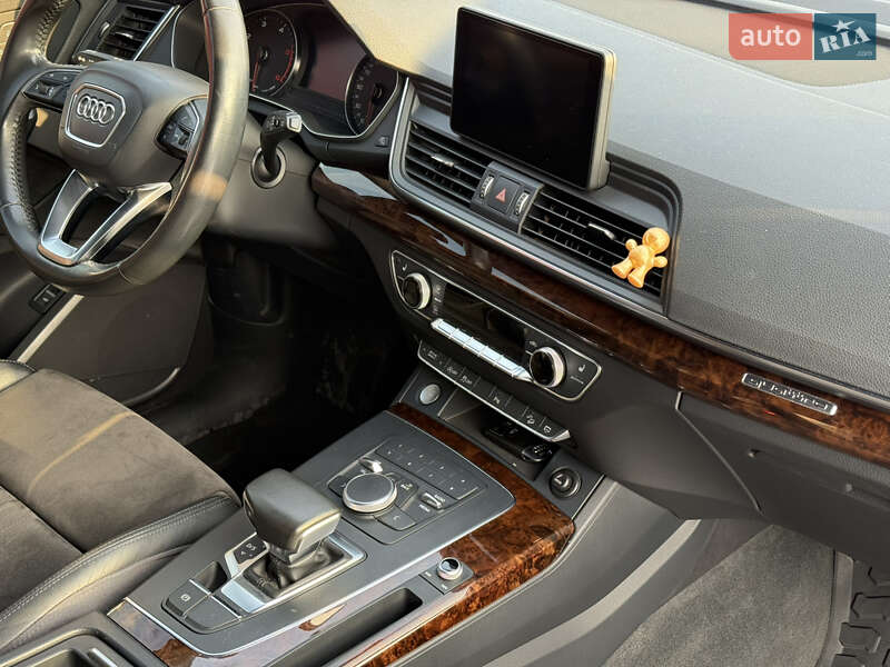 Внедорожник / Кроссовер Audi Q5 2017 в Киеве
