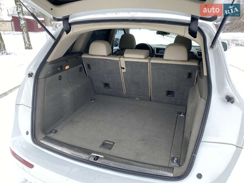 Внедорожник / Кроссовер Audi Q5 2011 в Полтаве