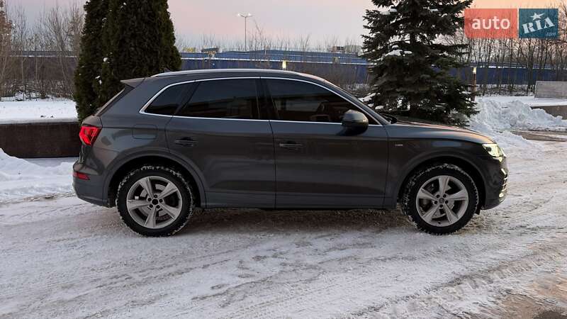 Внедорожник / Кроссовер Audi Q5 2017 в Киеве