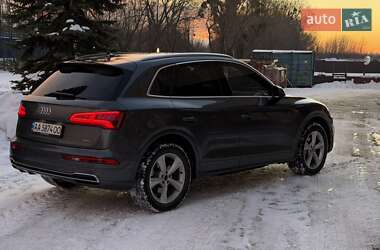 Внедорожник / Кроссовер Audi Q5 2017 в Киеве