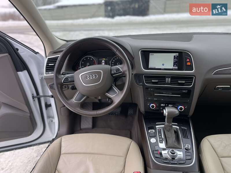 Внедорожник / Кроссовер Audi Q5 2015 в Луцке