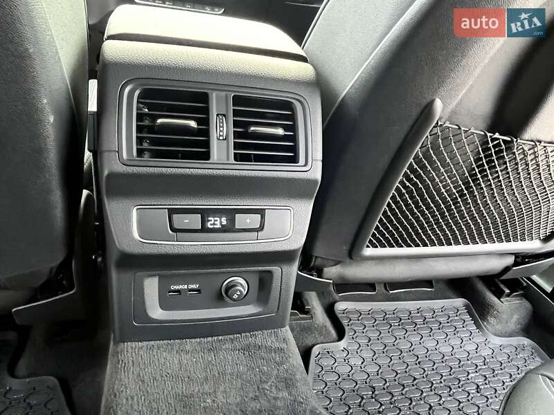 Внедорожник / Кроссовер Audi Q5 2023 в Киеве