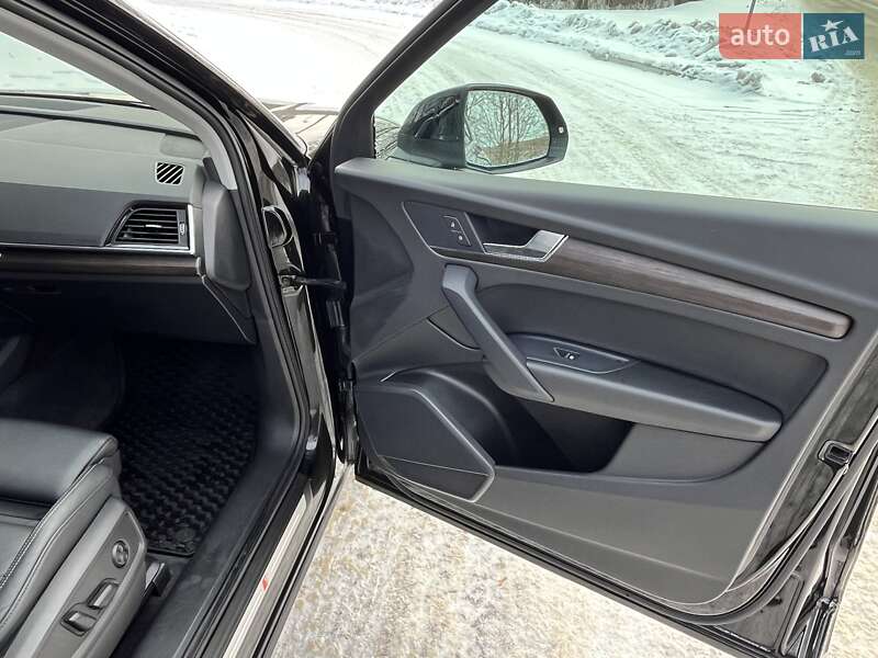 Внедорожник / Кроссовер Audi Q5 2023 в Киеве