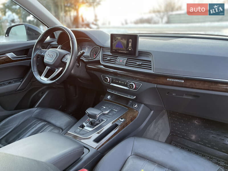 Внедорожник / Кроссовер Audi Q5 2018 в Луцке