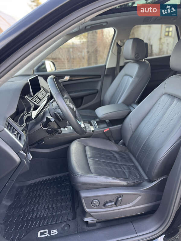 Внедорожник / Кроссовер Audi Q5 2018 в Самборе