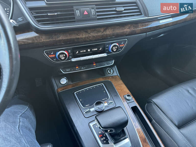 Внедорожник / Кроссовер Audi Q5 2018 в Луцке