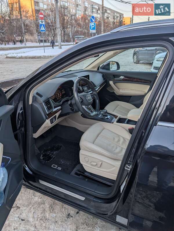 Позашляховик / Кросовер Audi Q5 2017 в Львові фото 15 Позашляховик / Кросовер Audi Q5 2017 в Львові