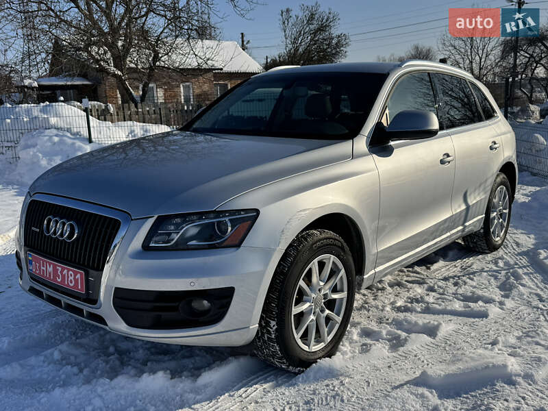 Внедорожник / Кроссовер Audi Q5 2010 в Луцке