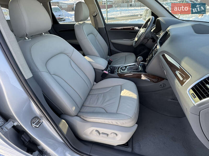 Внедорожник / Кроссовер Audi Q5 2010 в Луцке