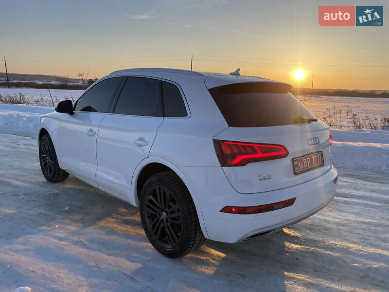 Позашляховик / Кросовер Audi Q5 2018 в Львові