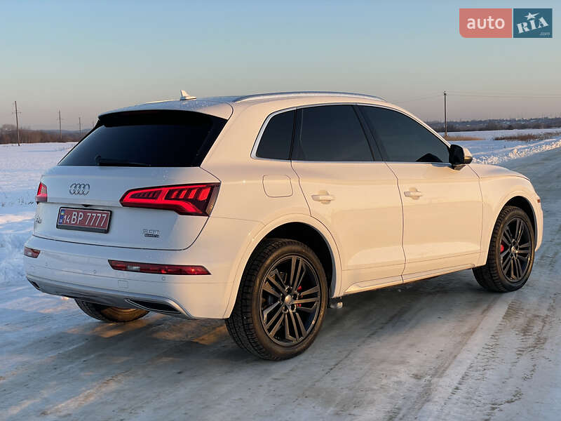 Позашляховик / Кросовер Audi Q5 2018 в Львові