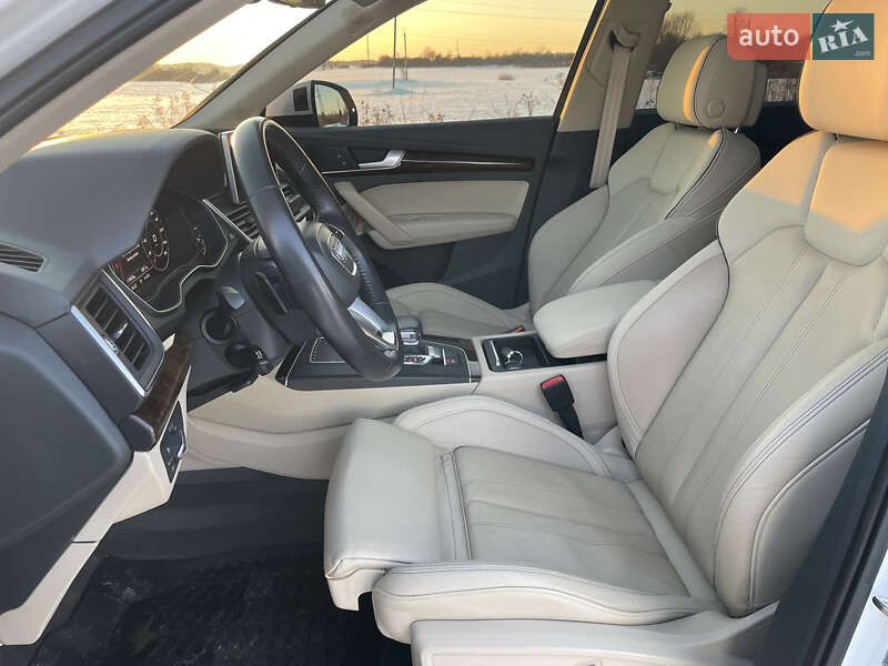 Позашляховик / Кросовер Audi Q5 2018 в Львові