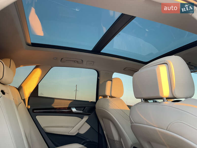 Позашляховик / Кросовер Audi Q5 2018 в Львові